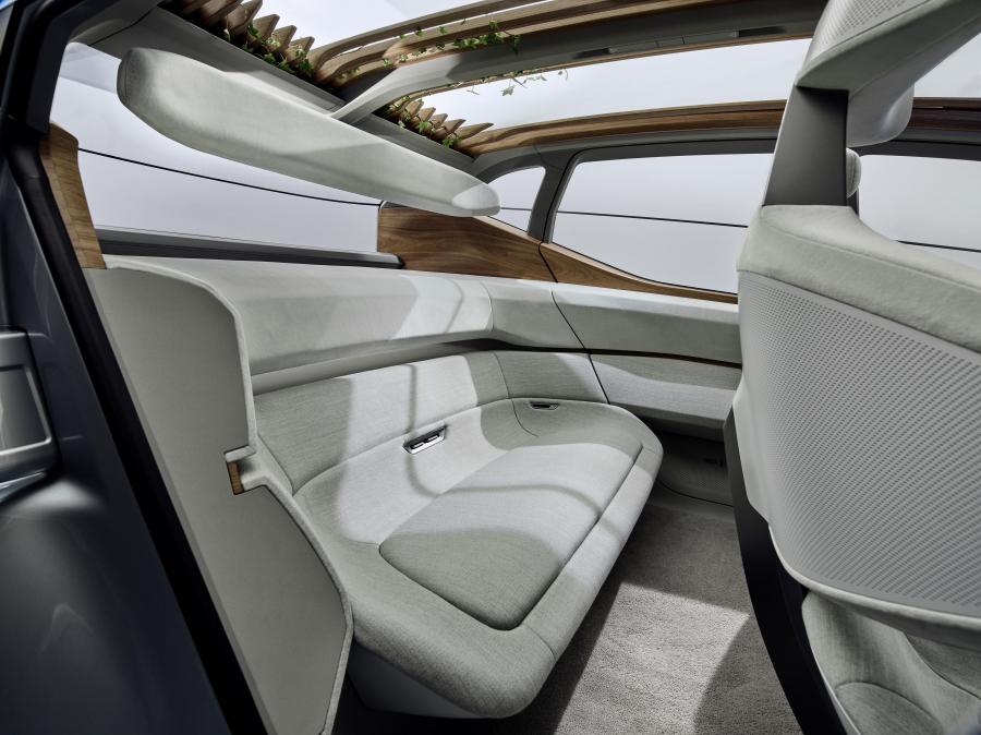 Интерьер Audi AI:ME 2019 года  (фото 25 из 104)